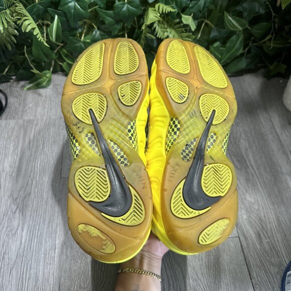 Nike Air Foamposite Pro Mens Size 12 Yellow Athletic Shoes Sneakers 624041-700